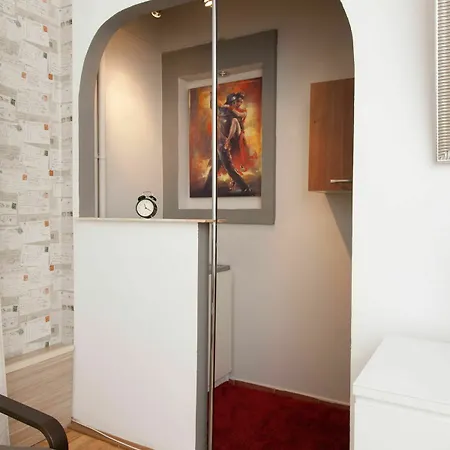 Redbed Self-catering Apartment Bucharest